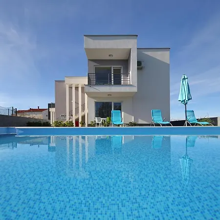 Croliday Apartment With Pool Nin Zaton (Zadar)