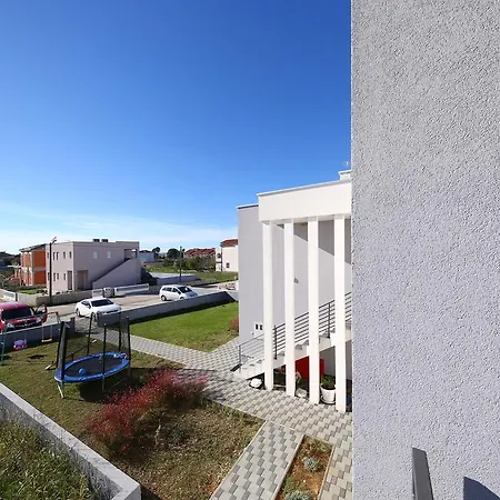 Croliday Apartment With Pool Nin Zaton (Zadar)