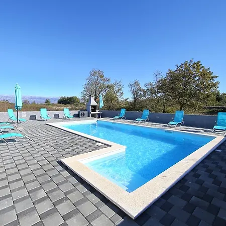 Apartment Croliday Apartment With Pool Nin *