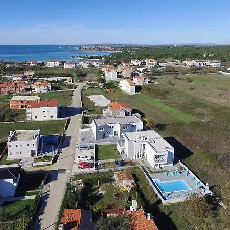 Croliday Apartment With Pool Nin Apartment Zaton (Zadar)