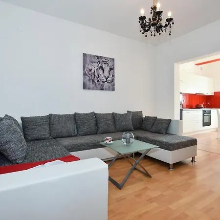 Croliday Apartment With Pool Nin Zaton (Zadar)