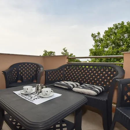 Croliday Apartment With Pool Nin * Zaton (Zadar)