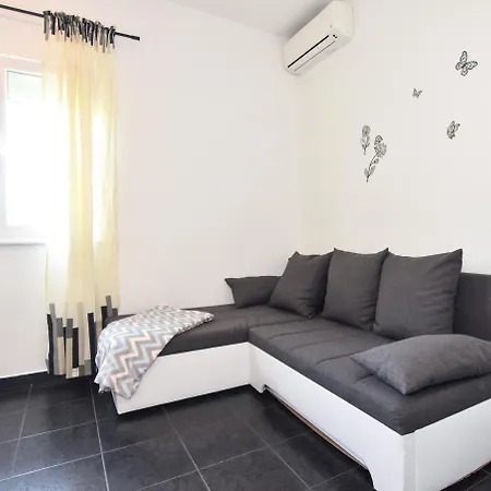 Croliday Apartment With Pool Nin * Zaton (Zadar)